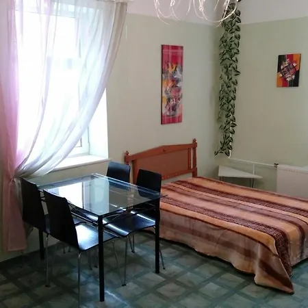 Quiet And Cozy In The Center Near The Old Town Pensión